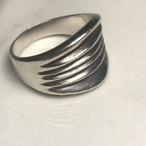 Solid sterling silver 925 ribbed ring. Size 9.5 - Picture 4 of 5